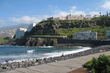 Acantilados, ladera y cuevas de Martiánez